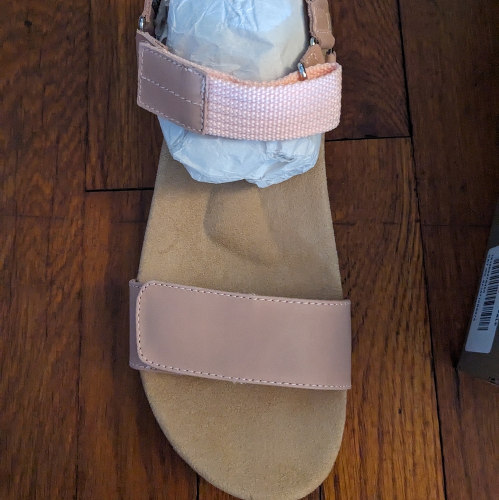 Women Sandals 7.5  Spenco